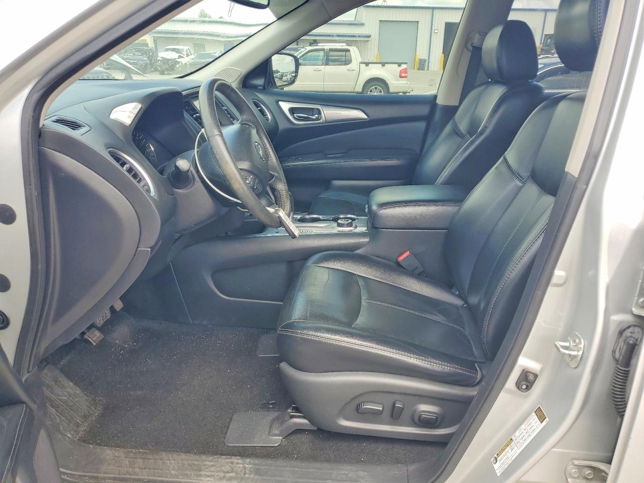 2017 NISSAN PATHFINDER