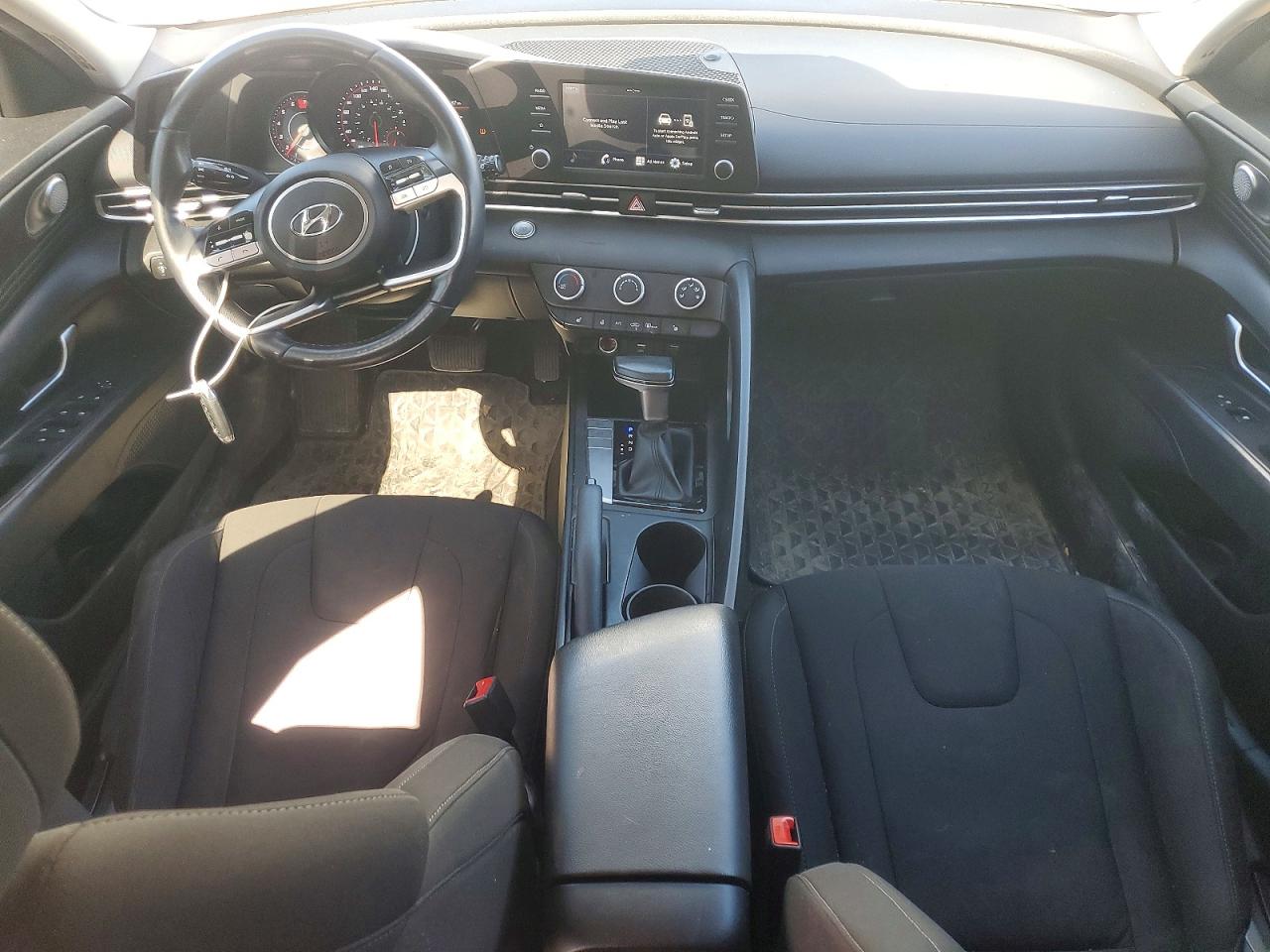2022 HYUNDAI ELANTRA