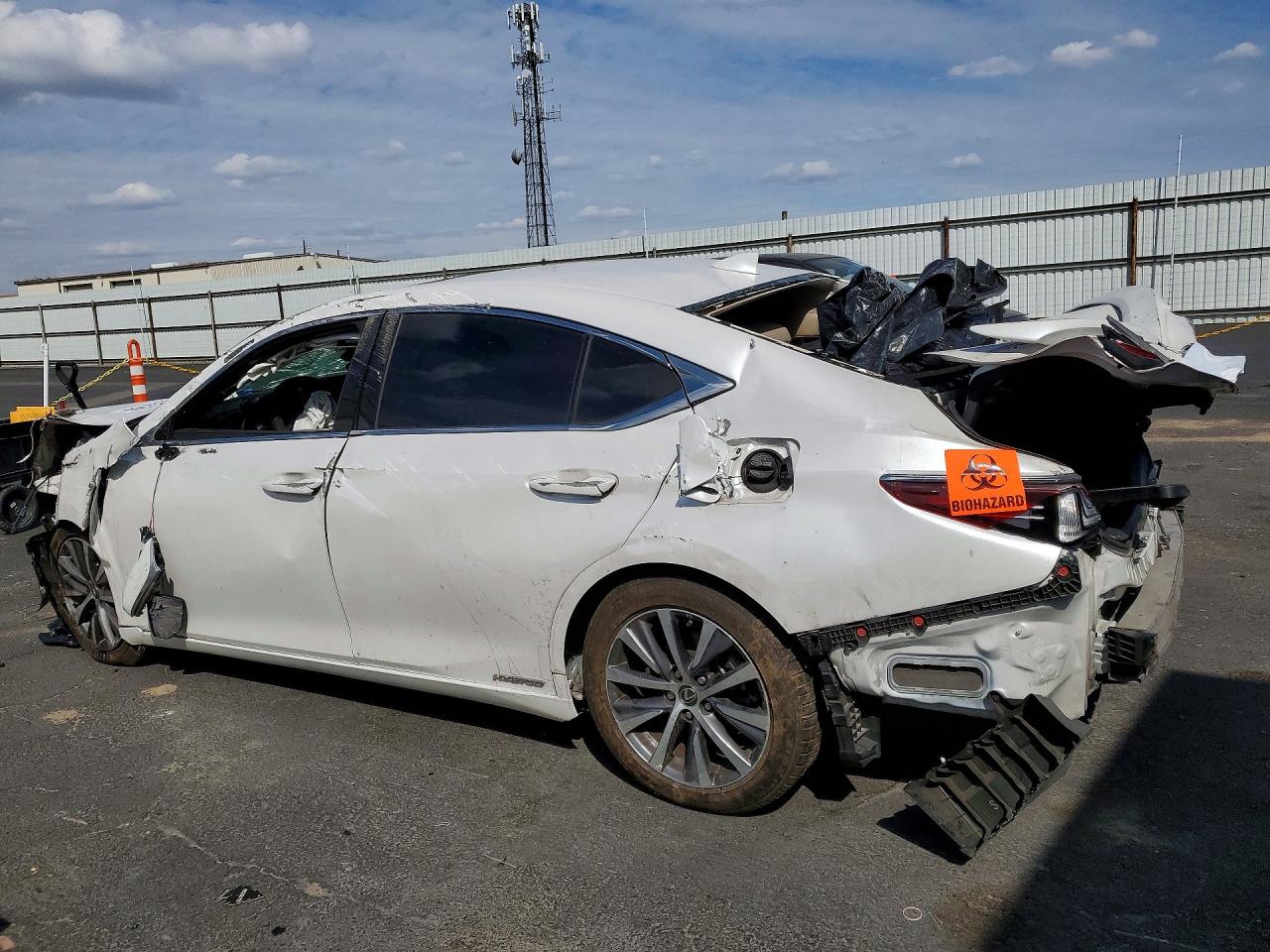 2021 LEXUS ES300