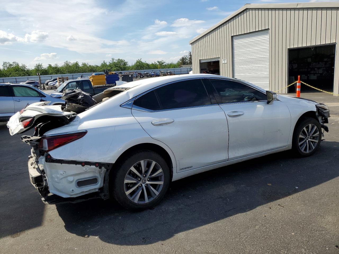 2021 LEXUS ES300