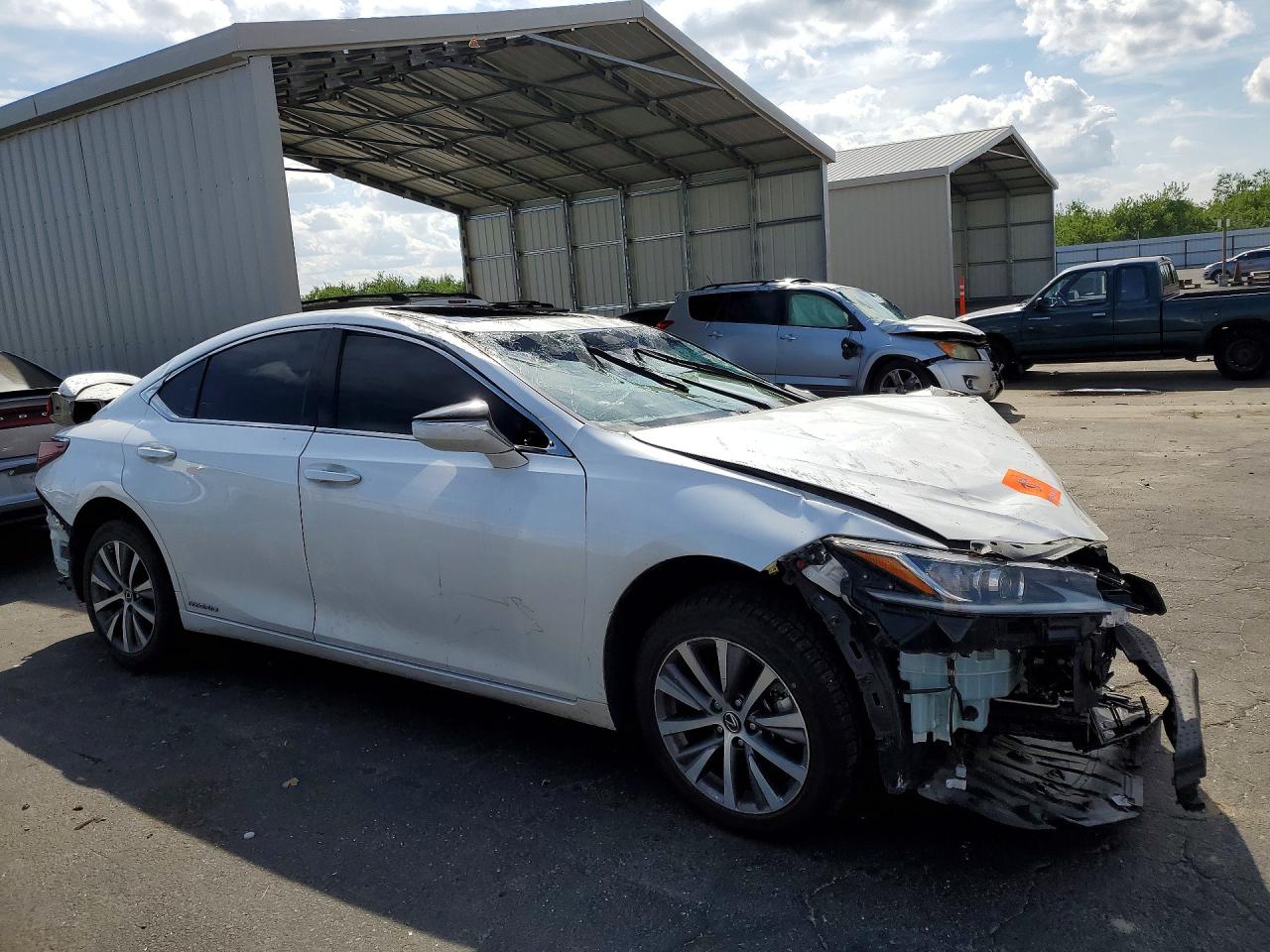 2021 LEXUS ES300