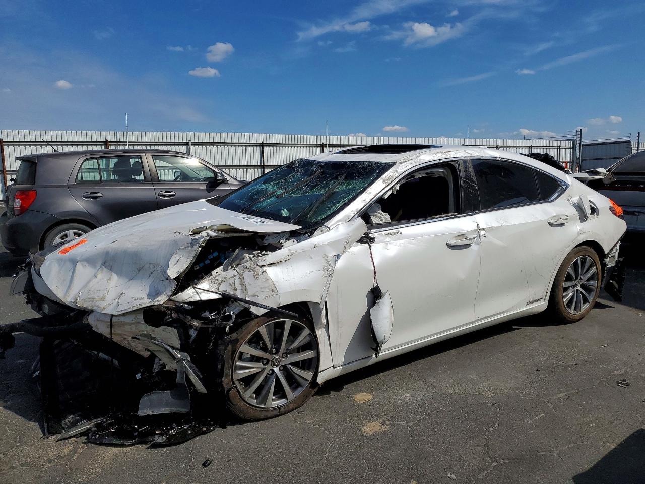 2021 LEXUS ES300