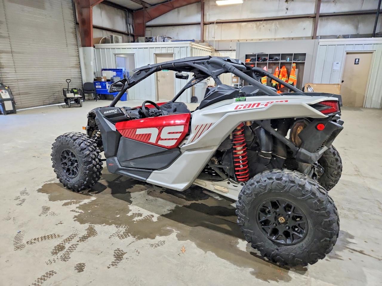 2024 CAN-AM SIDEBYSIDE
