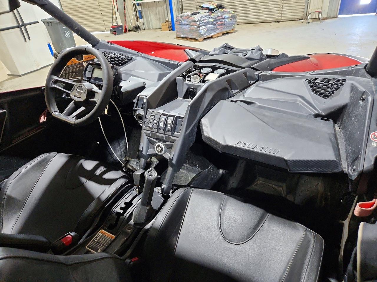 2024 CAN-AM SIDEBYSIDE
