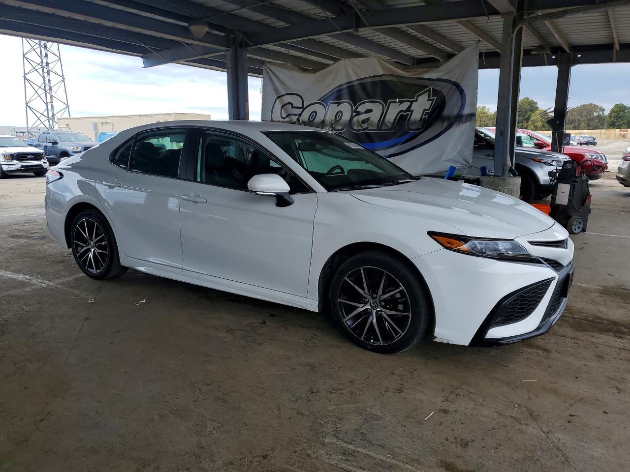 2023 TOYOTA CAMRY