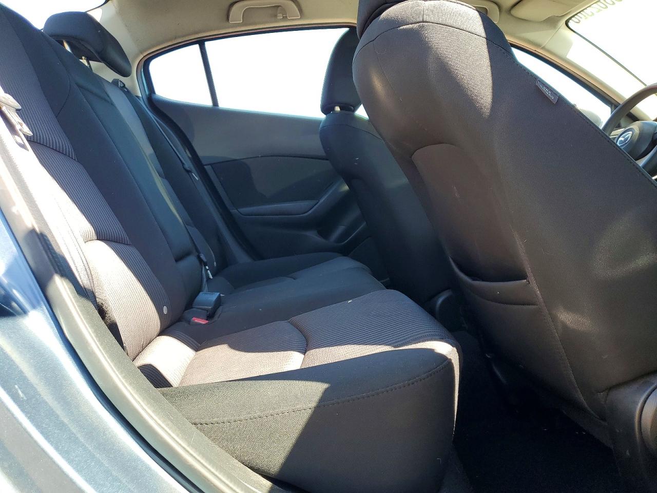 2016 MAZDA 3