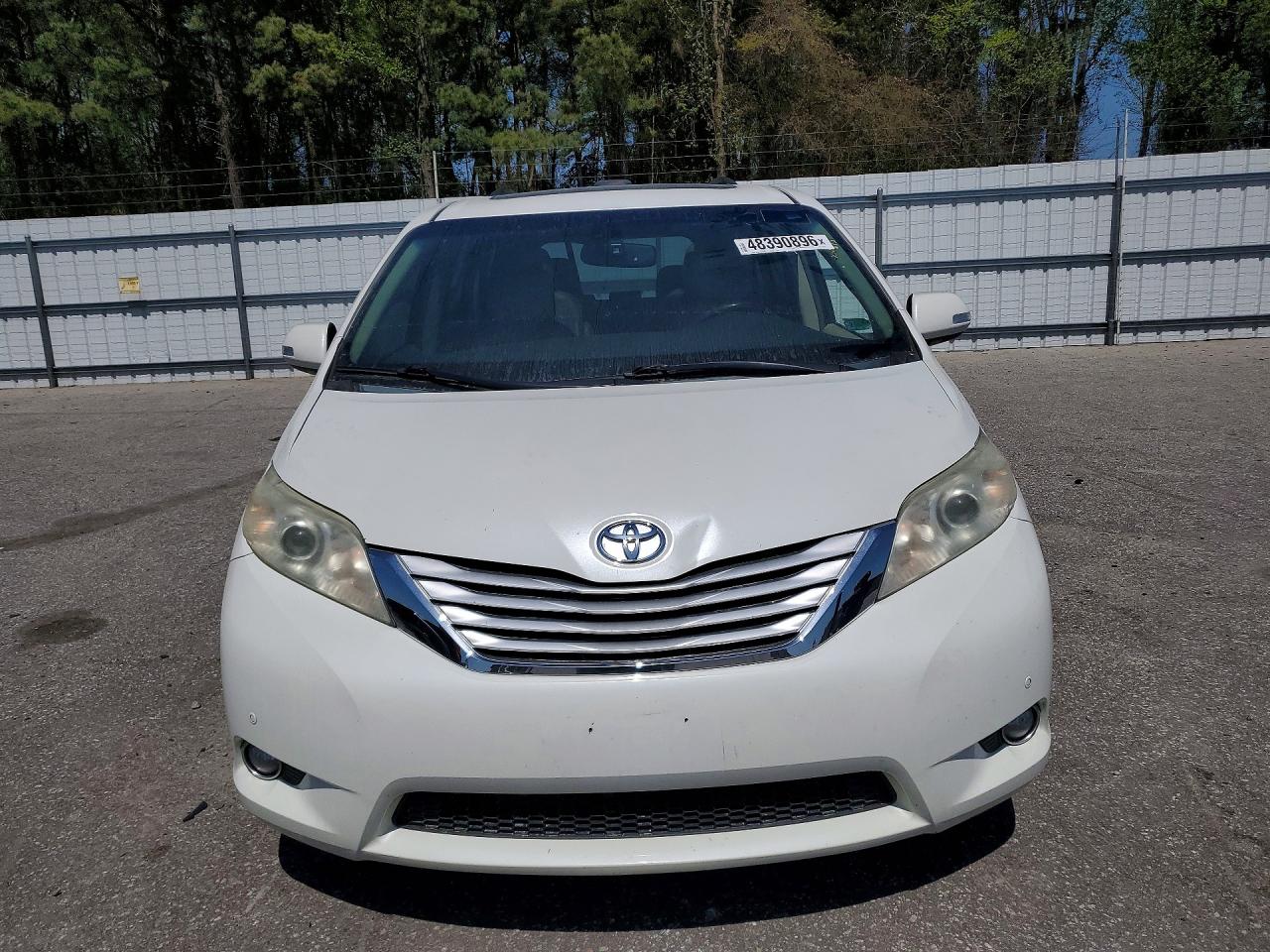 2013 TOYOTA SIENNA