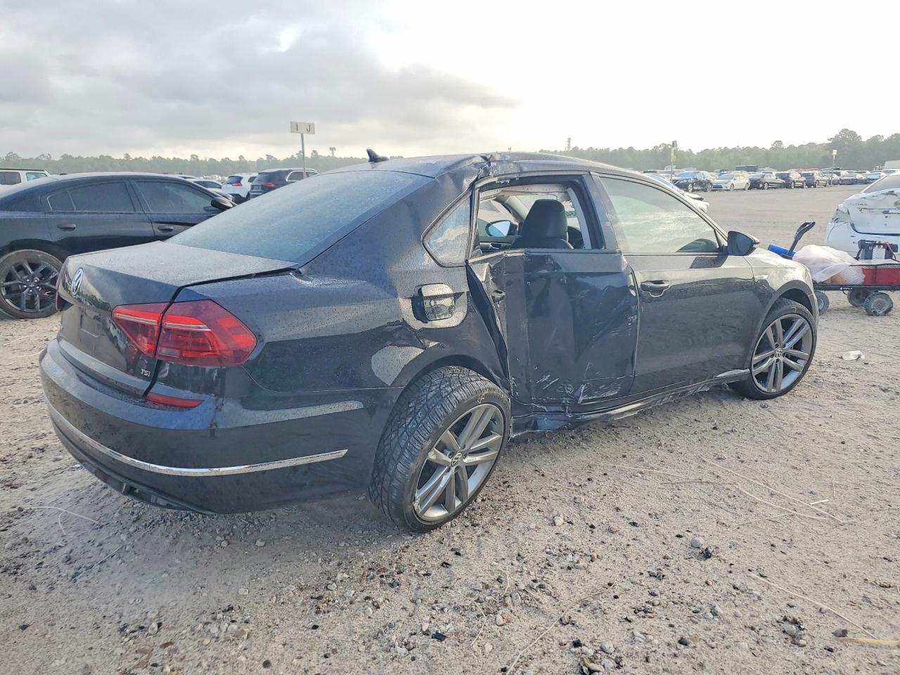 2018 VOLKSWAGEN PASSAT