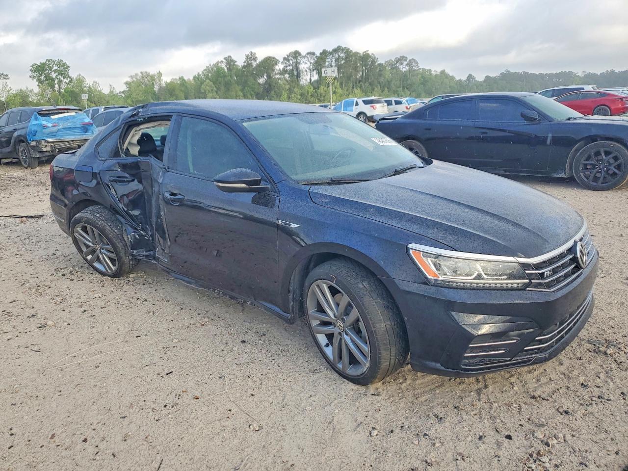 2018 VOLKSWAGEN PASSAT