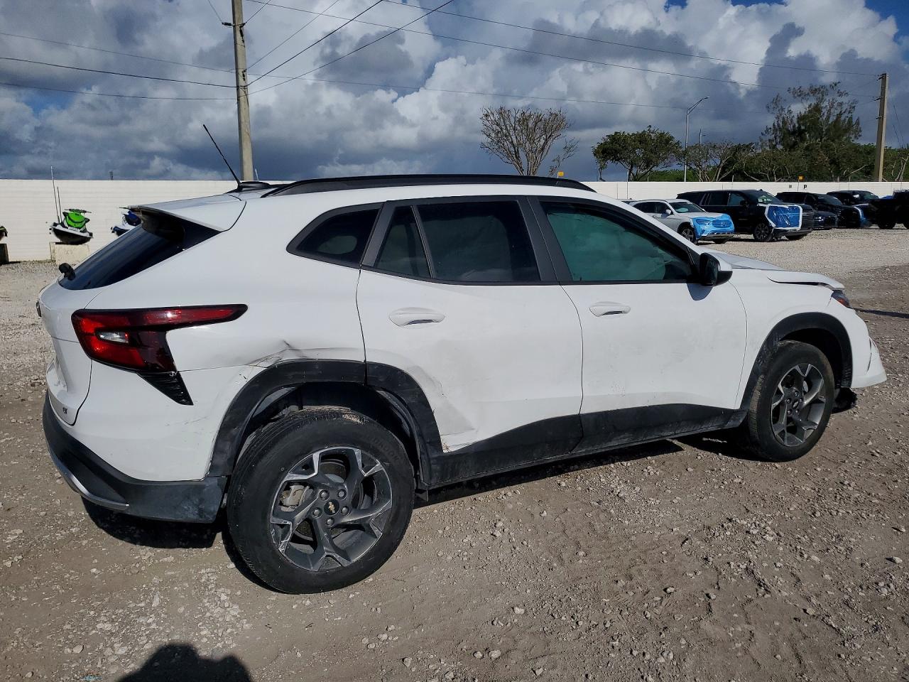 2025 CHEVROLET TRAX