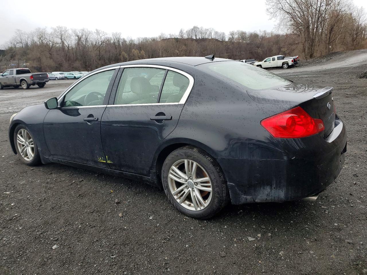 2013 INFINITI G37