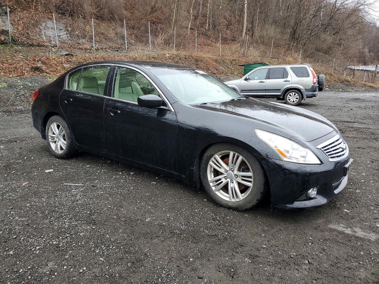 2013 INFINITI G37