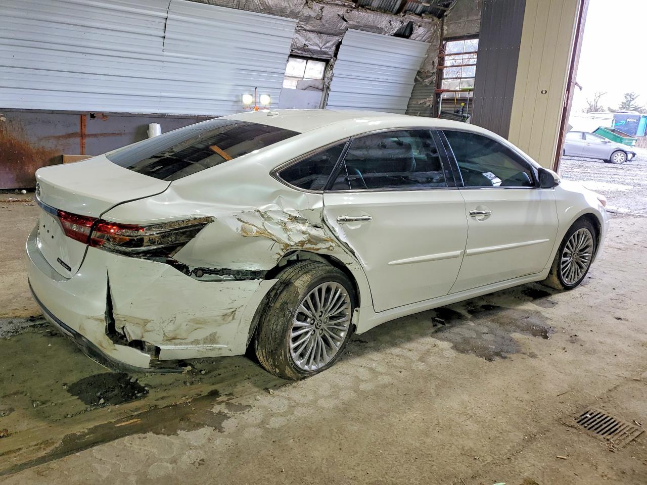 2018 TOYOTA AVALON