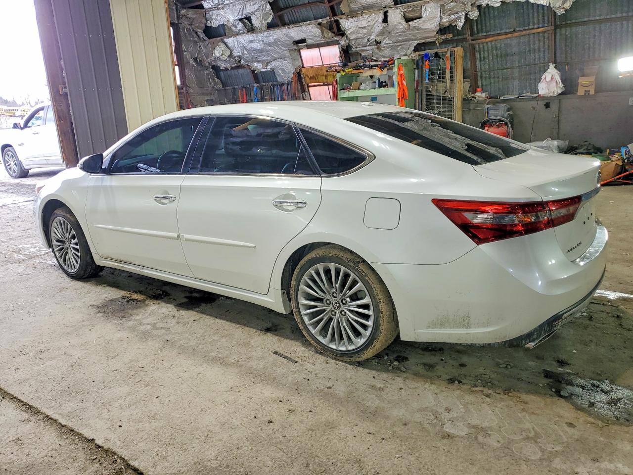 2018 TOYOTA AVALON