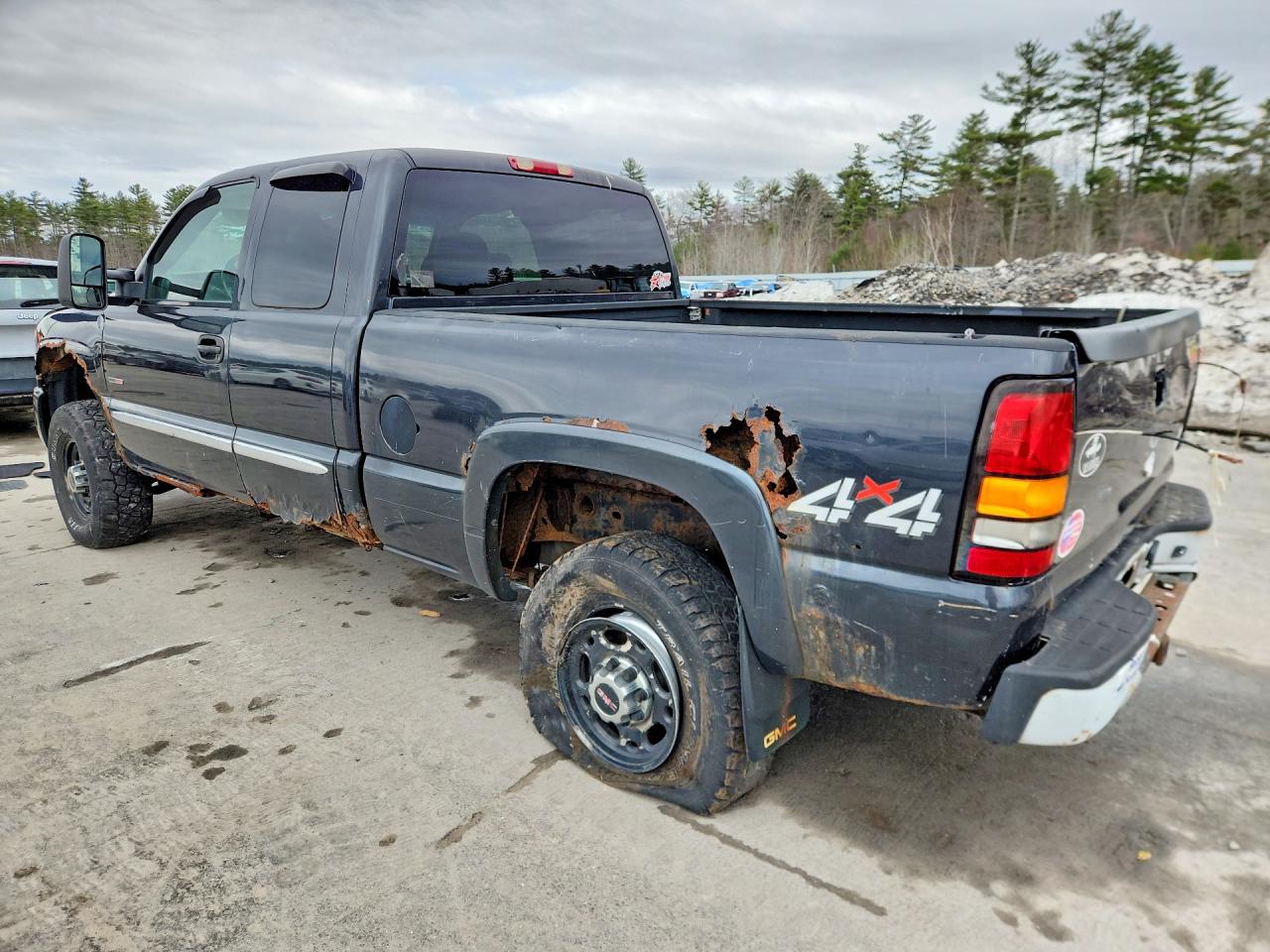 2004 GMC SIERRA