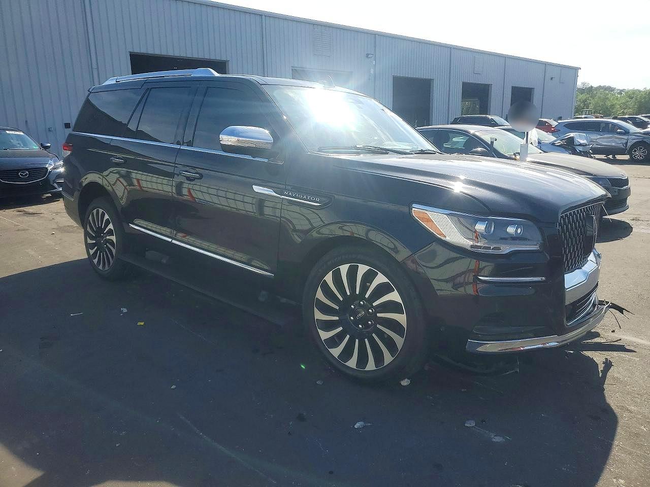 2024 LINCOLN NAVIGATOR