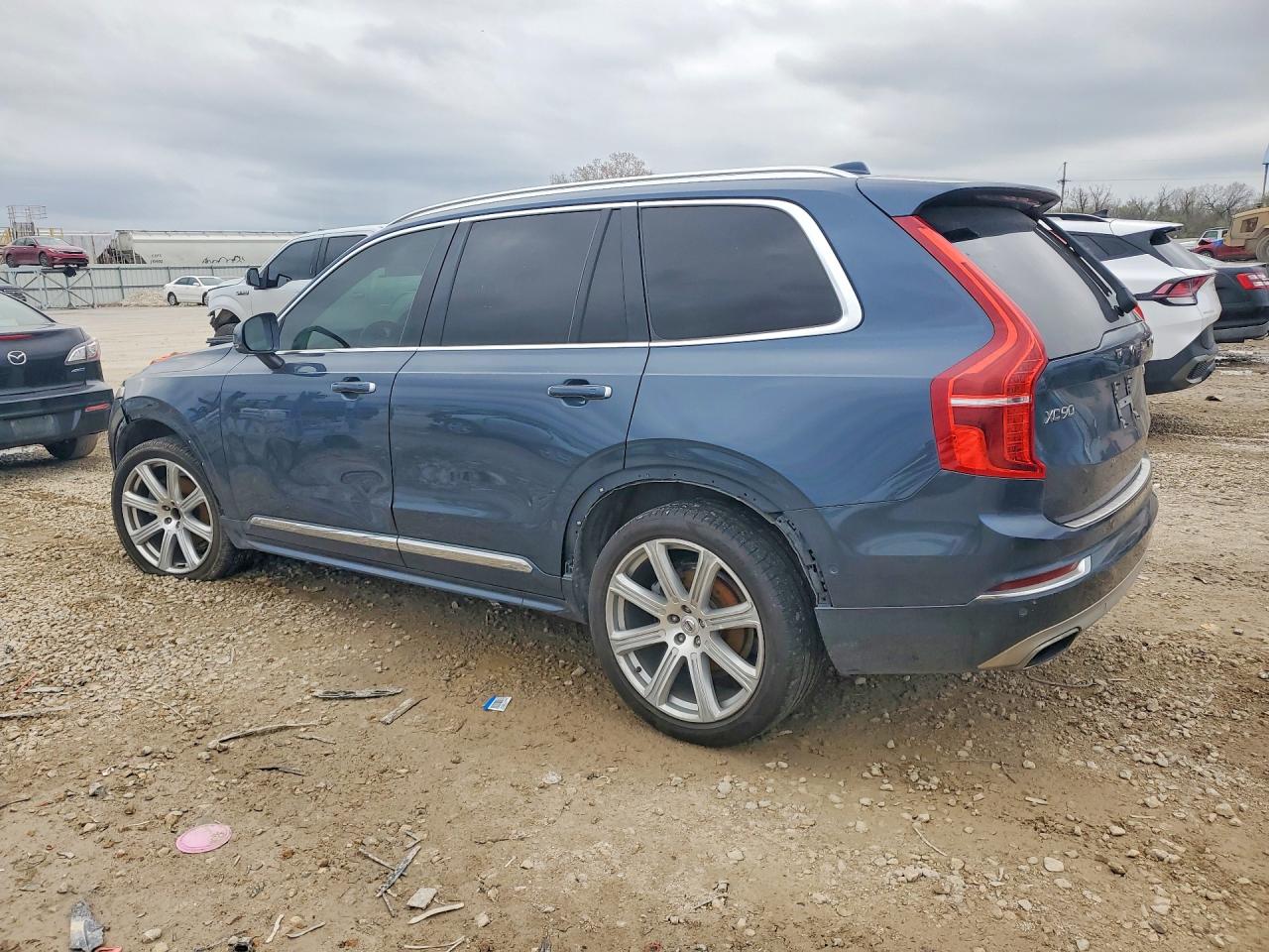 2019 VOLVO XC90
