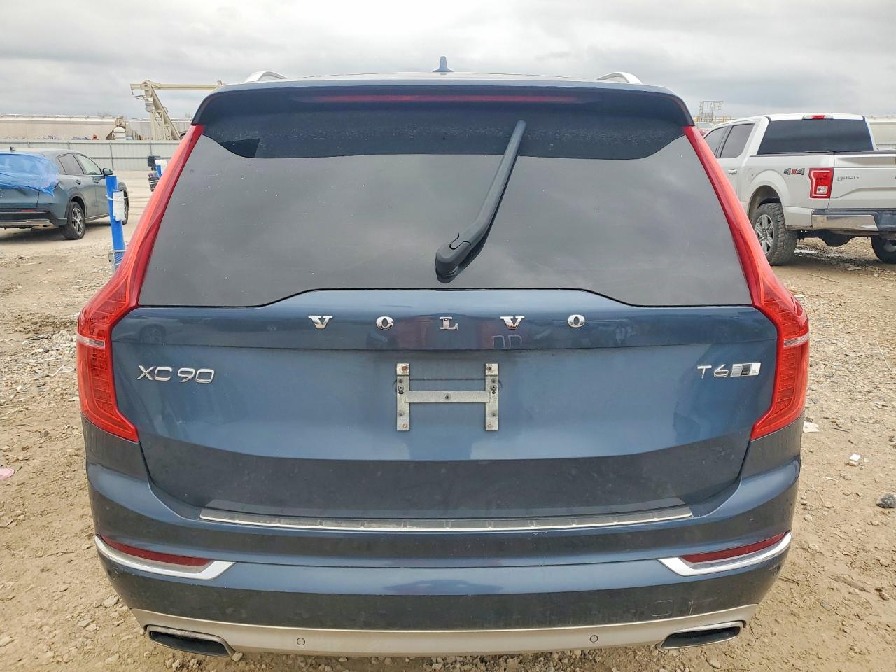 2019 VOLVO XC90