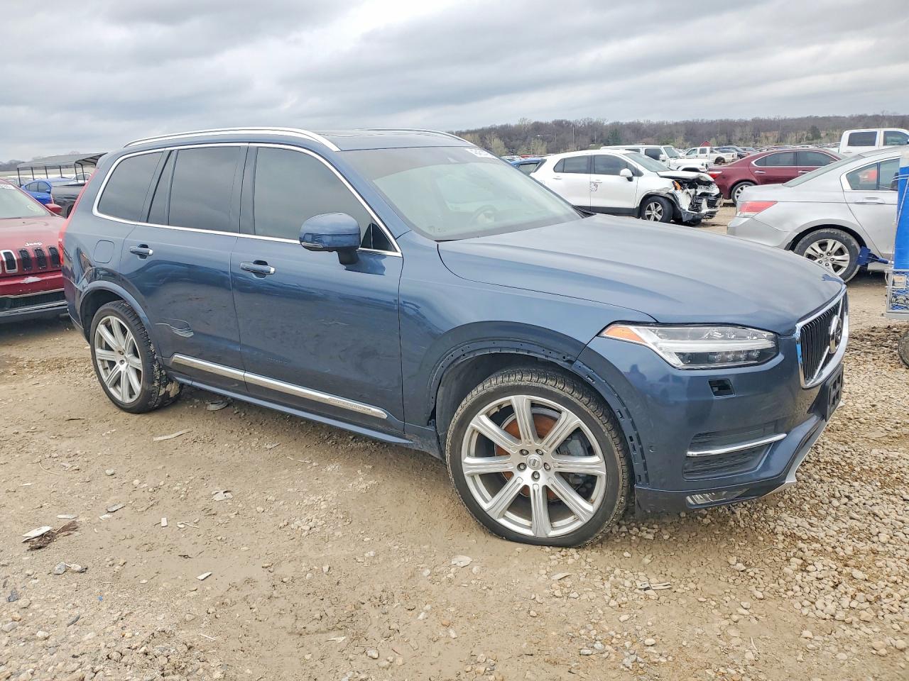 2019 VOLVO XC90