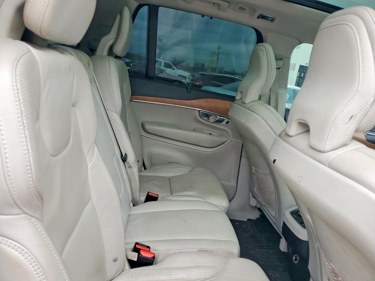 2019 VOLVO XC90