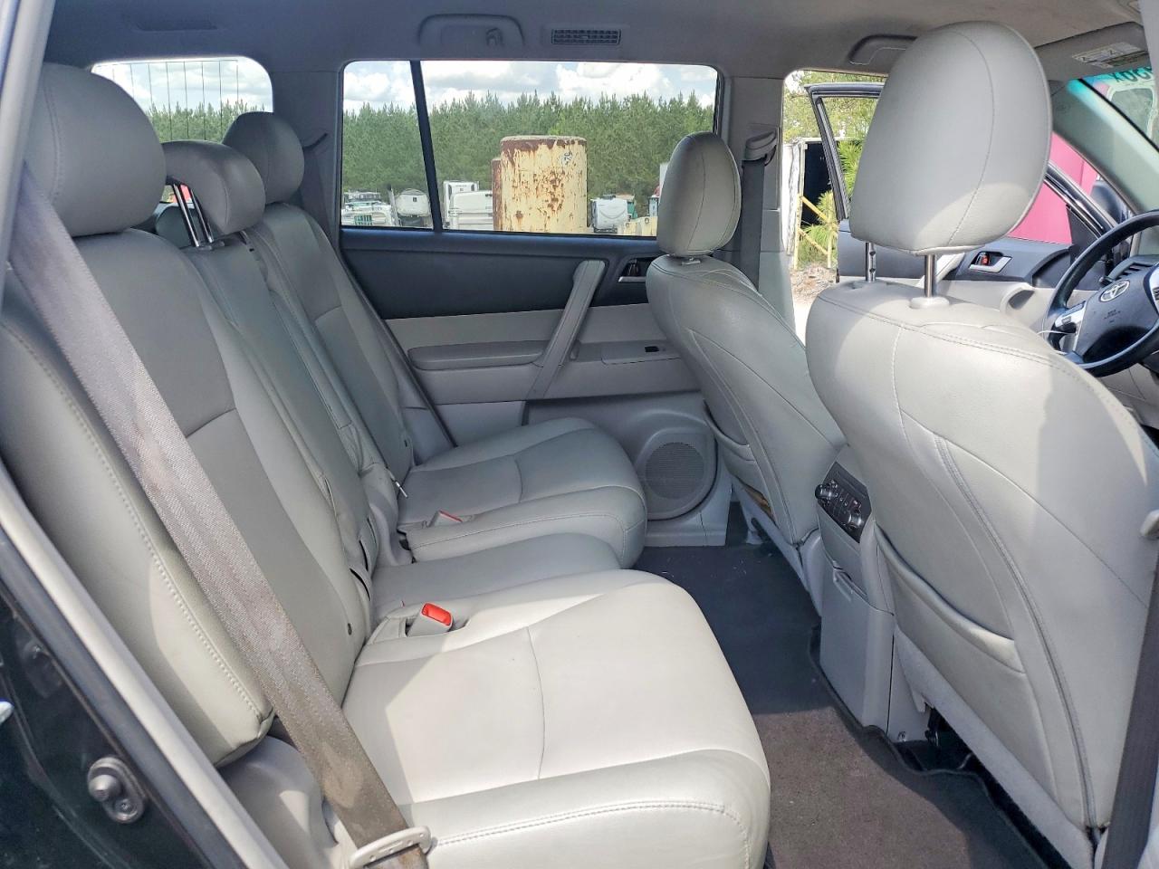 2012 TOYOTA HIGHLANDER
