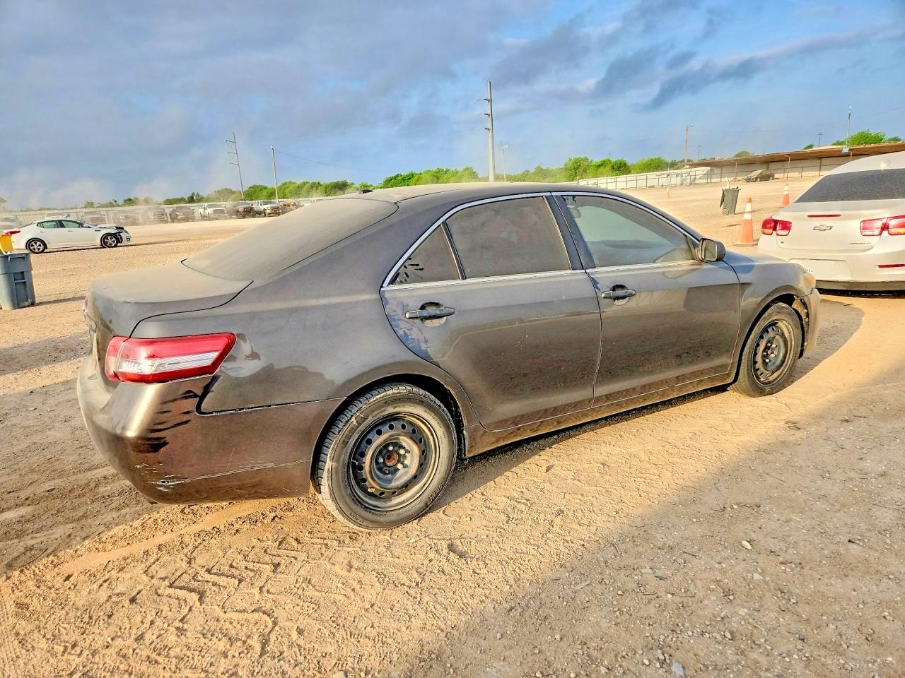 2011 TOYOTA CAMRY