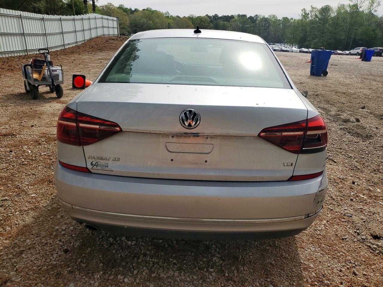 2017 VOLKSWAGEN PASSAT