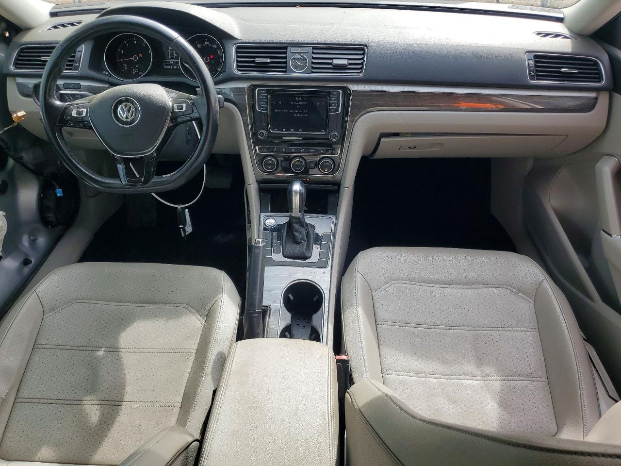 2017 VOLKSWAGEN PASSAT