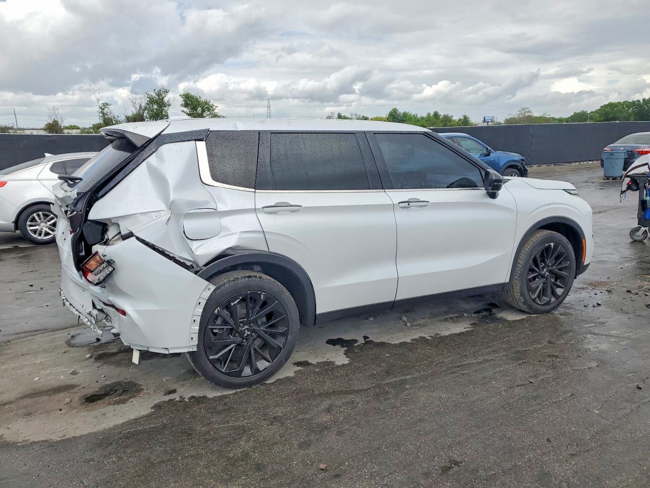 2023 MITSUBISHI OUTLANDER