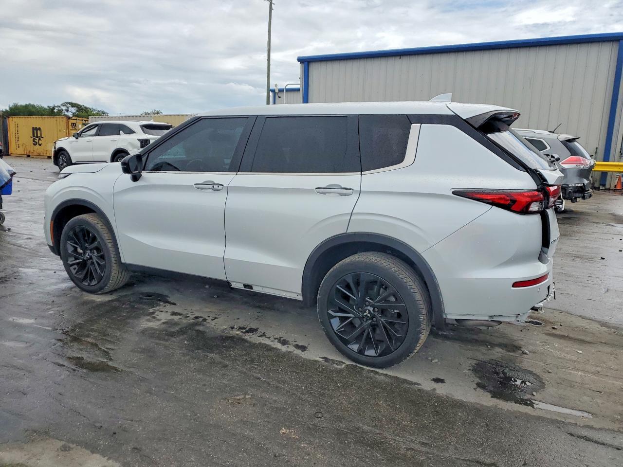2023 MITSUBISHI OUTLANDER