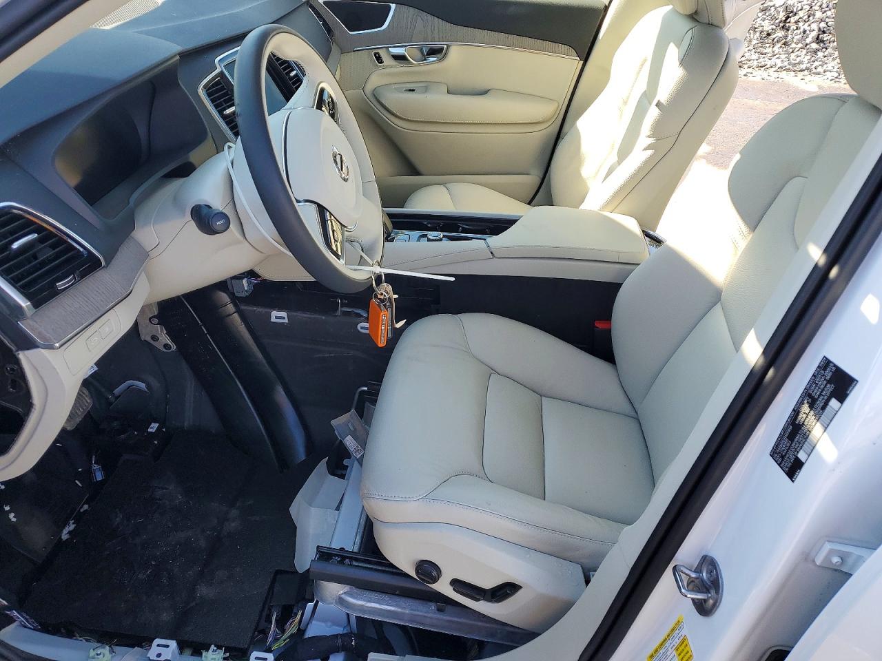 2025 VOLVO XC90