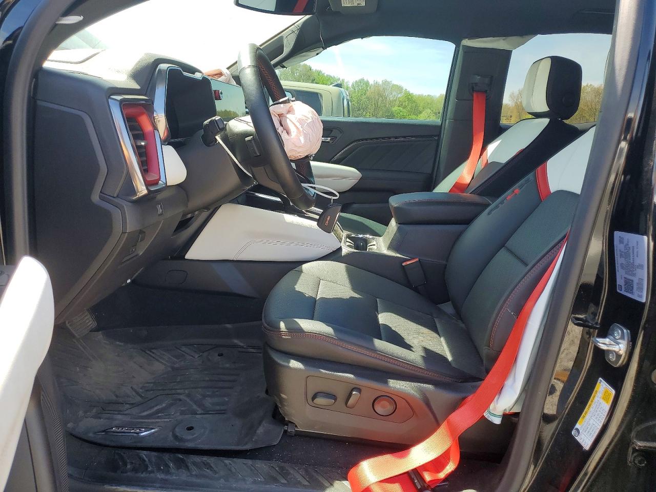 2025 GMC CANYON