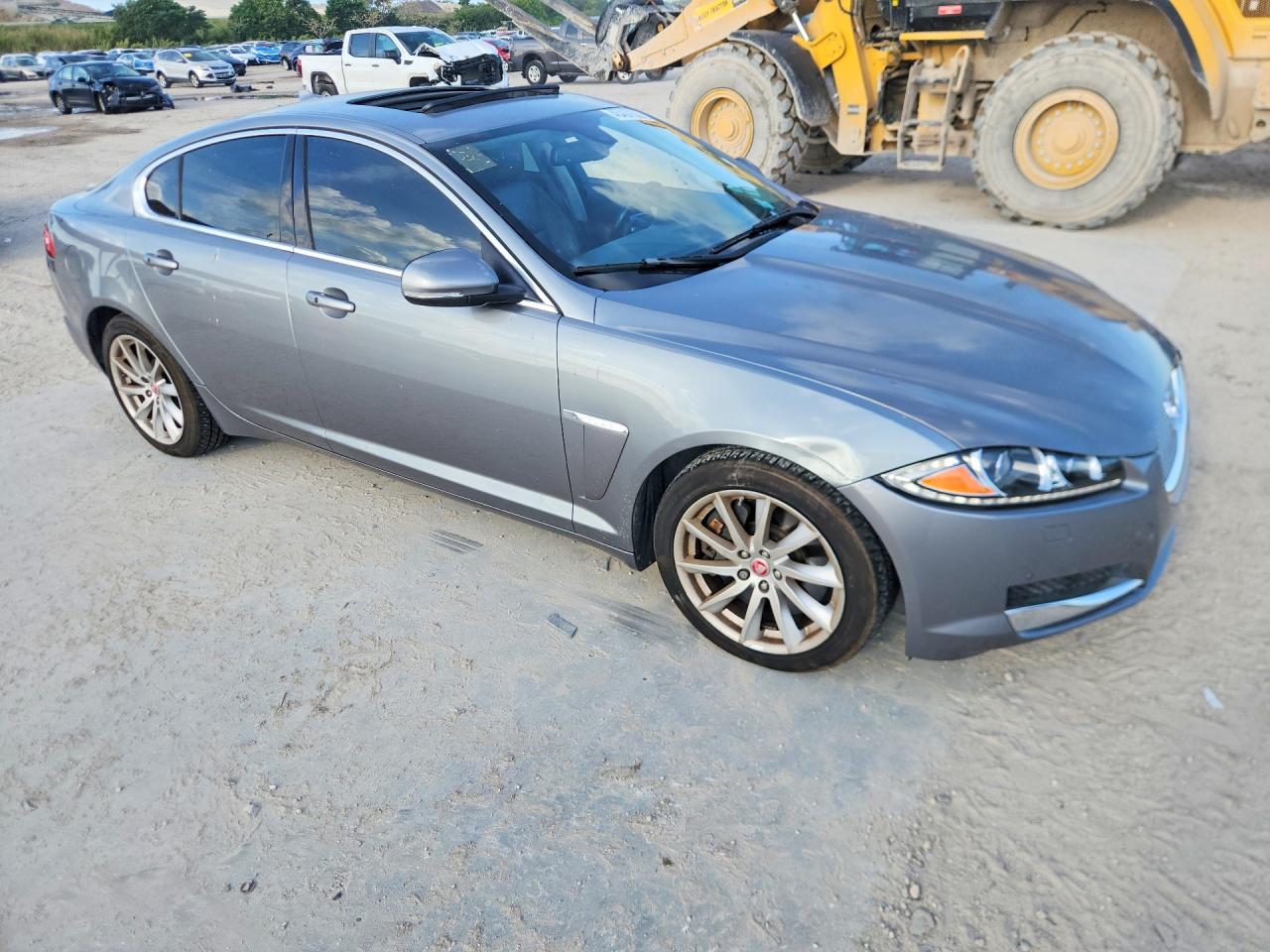 2015 JAGUAR XF