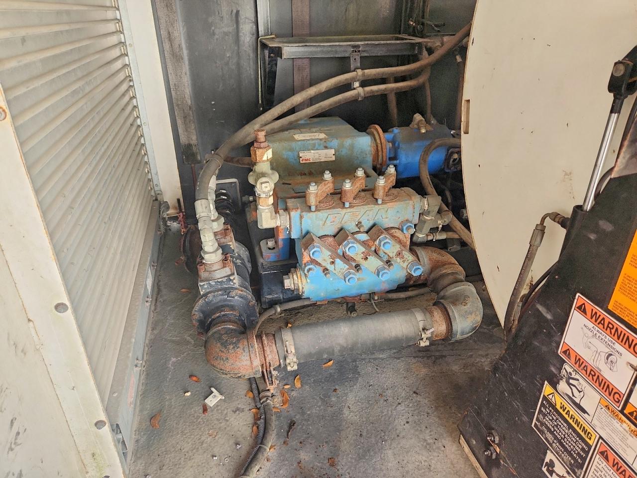 2010 OETH TRACTOR