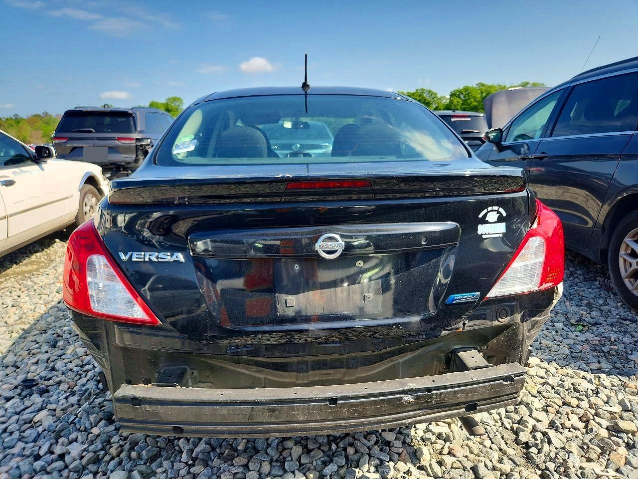 2016 NISSAN VERSA