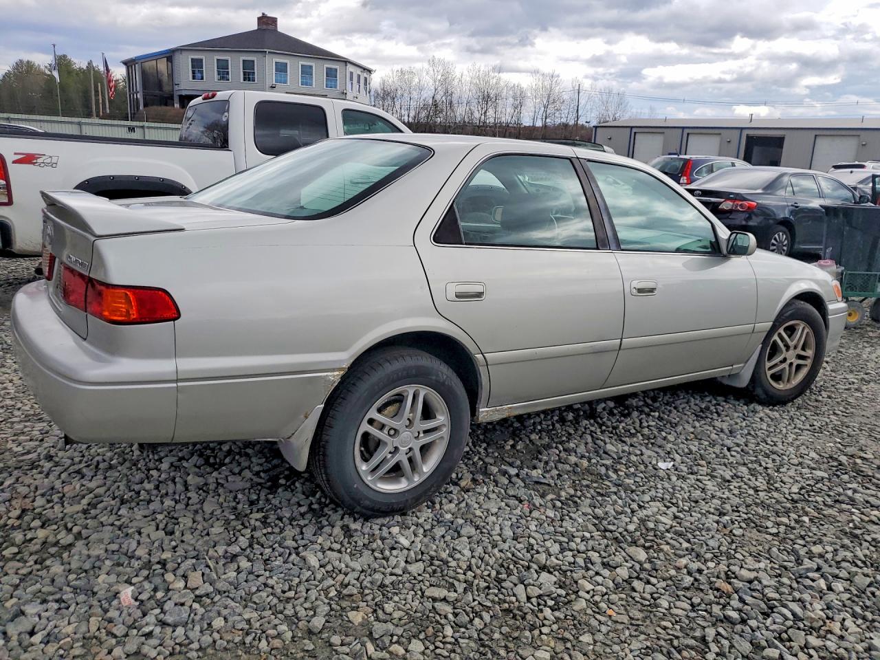 2001 TOYOTA CAMRY