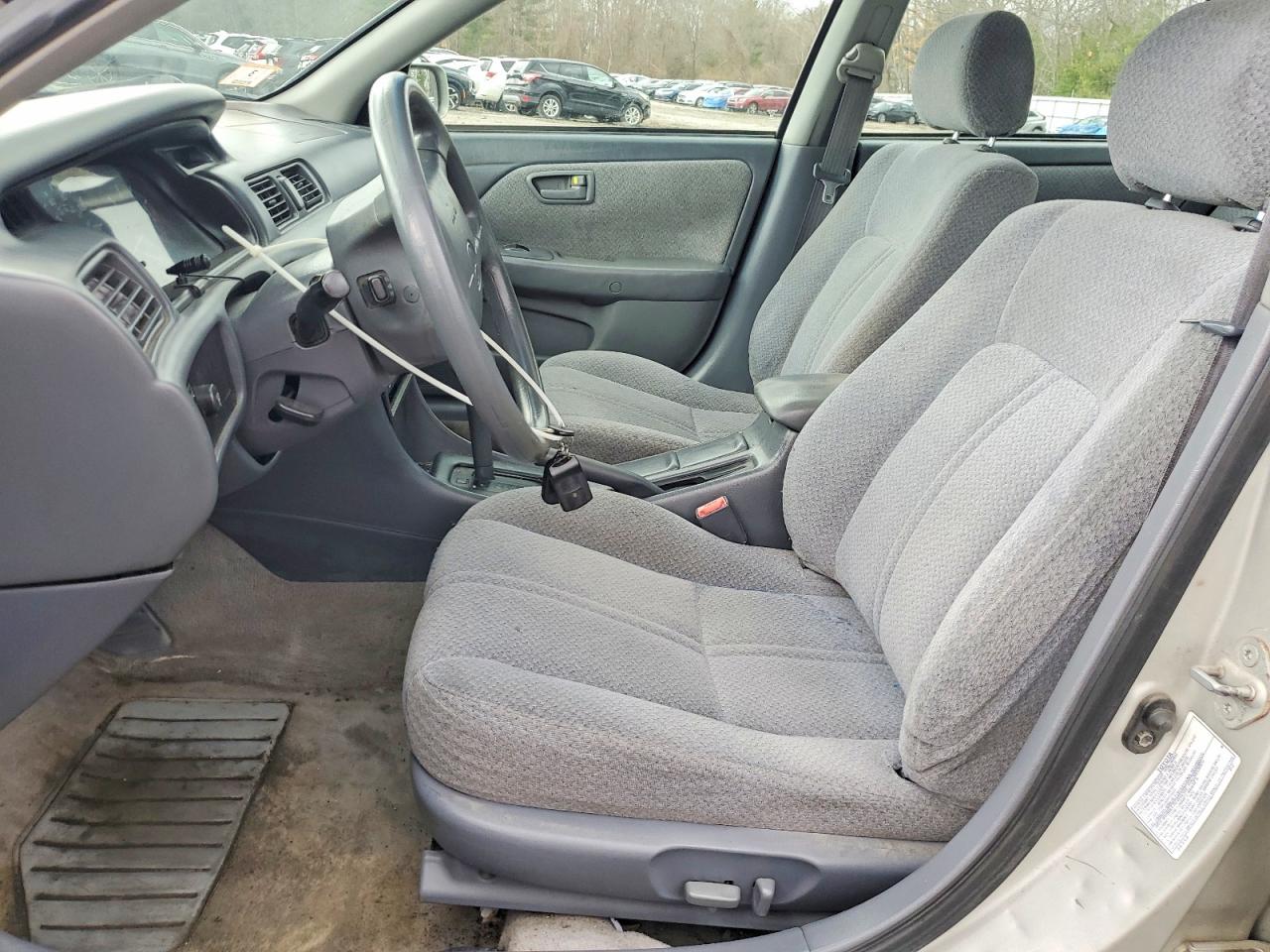 2001 TOYOTA CAMRY
