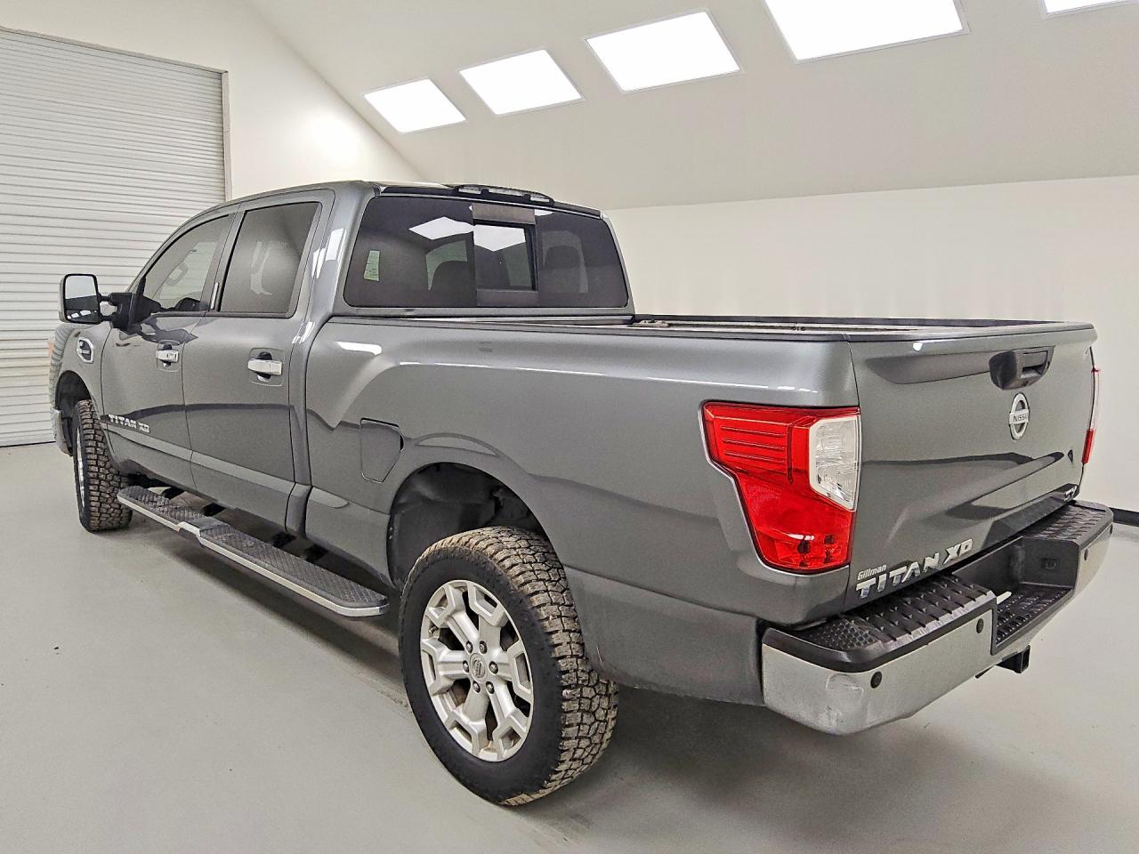 2016 NISSAN TITAN