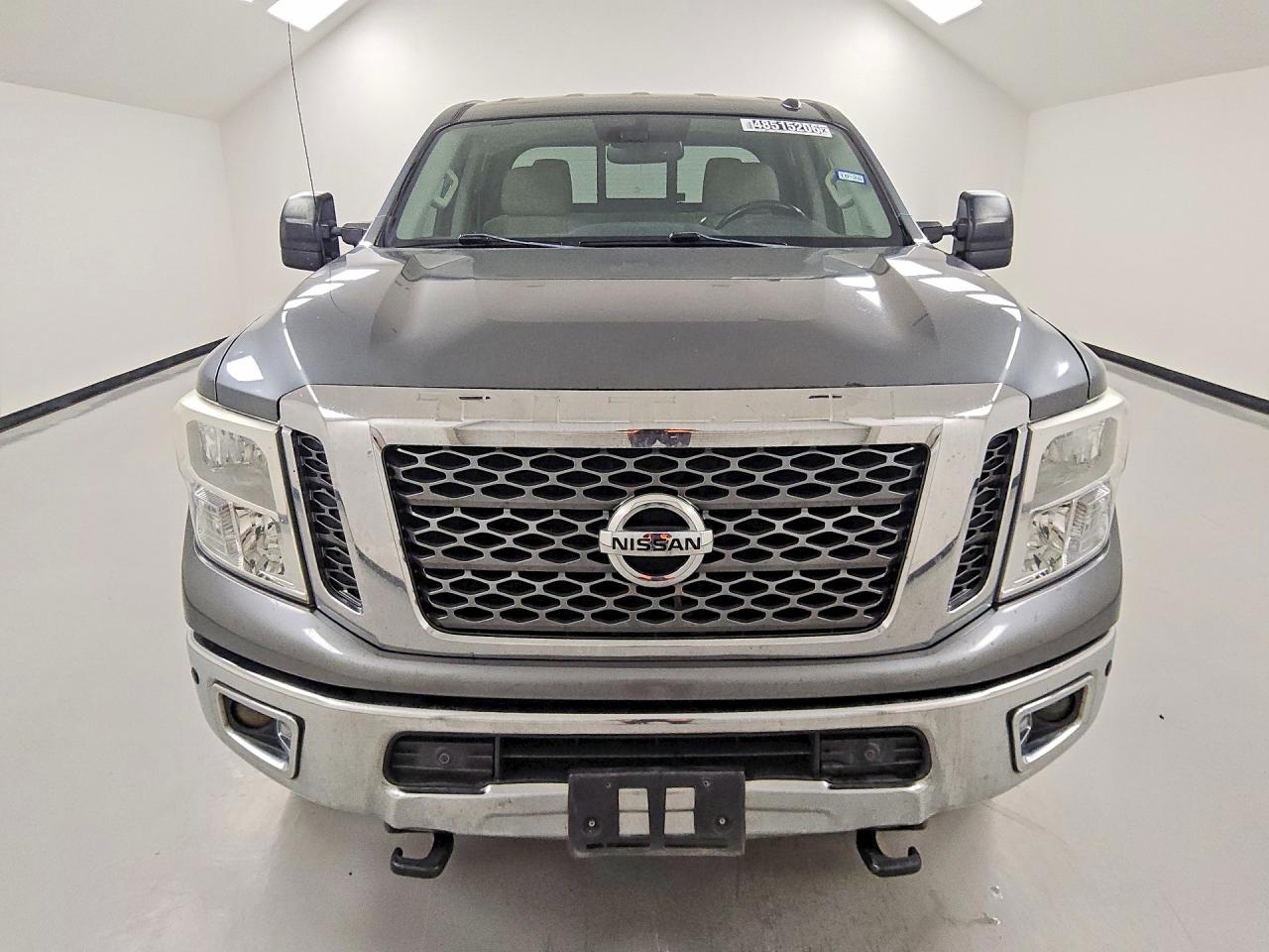 2016 NISSAN TITAN