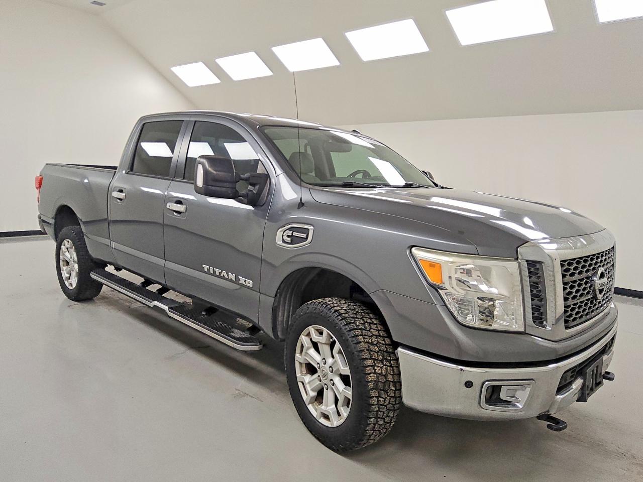 2016 NISSAN TITAN