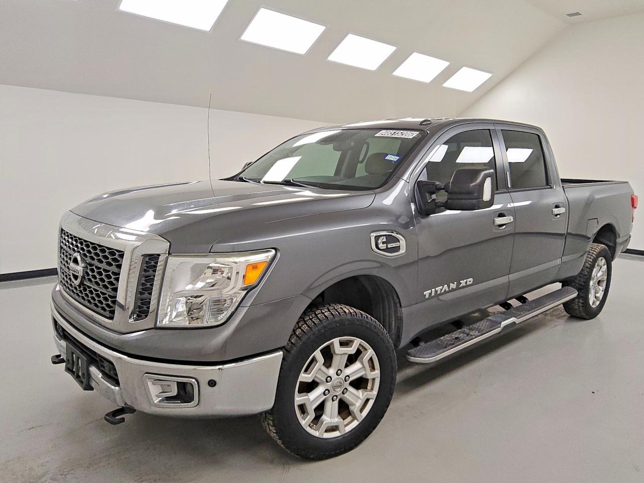 2016 NISSAN TITAN