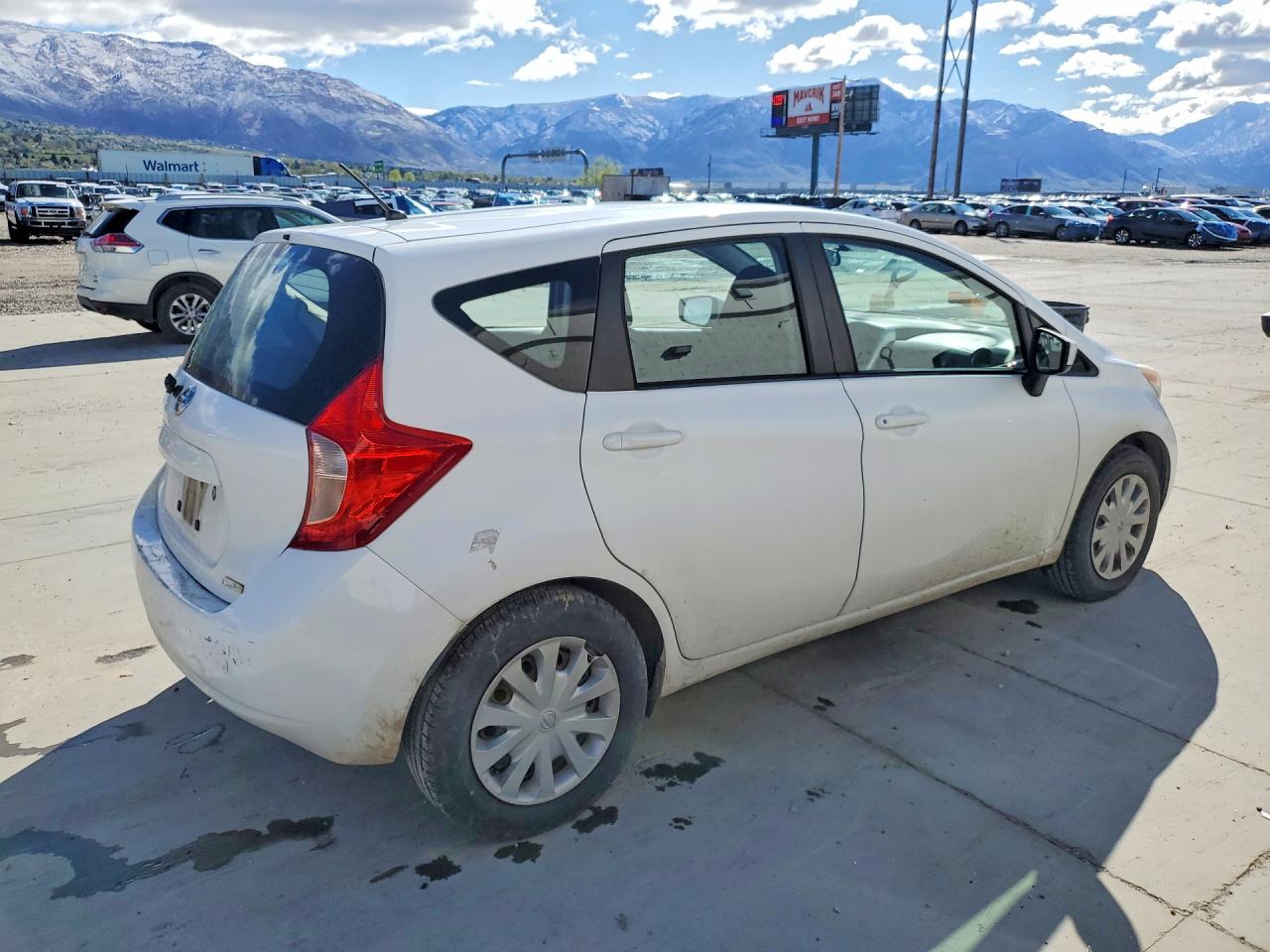 2015 NISSAN VERSA
