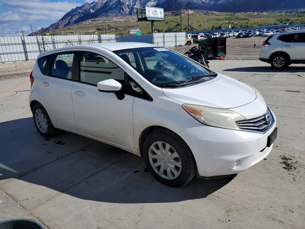 2015 NISSAN VERSA