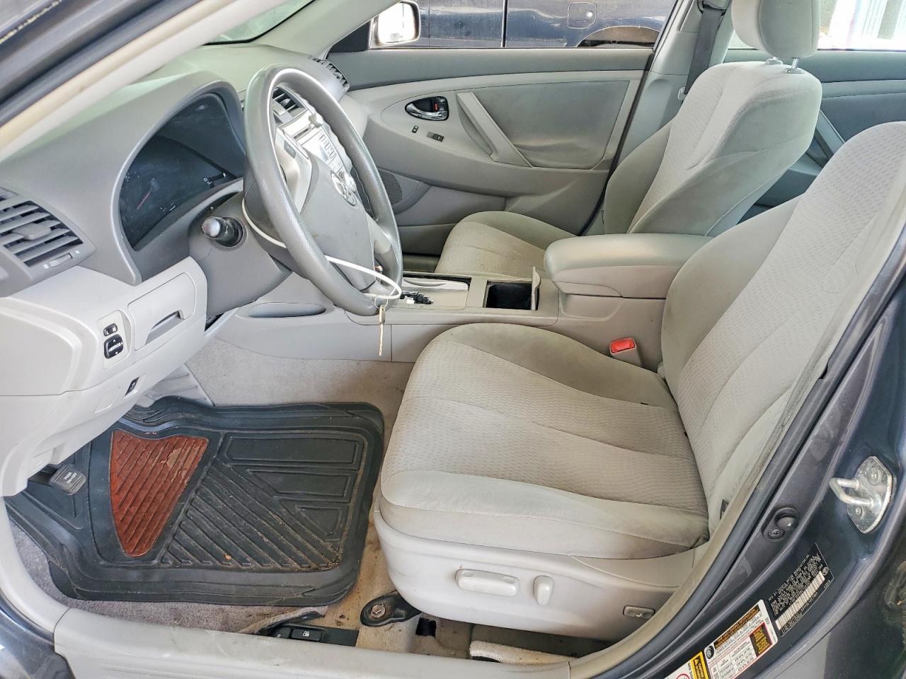 2011 TOYT CAMRY