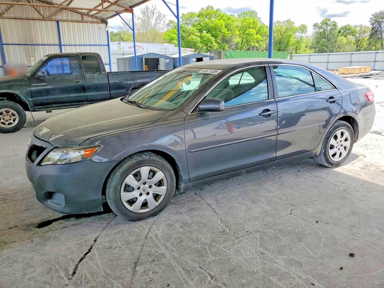 2011 TOYT CAMRY