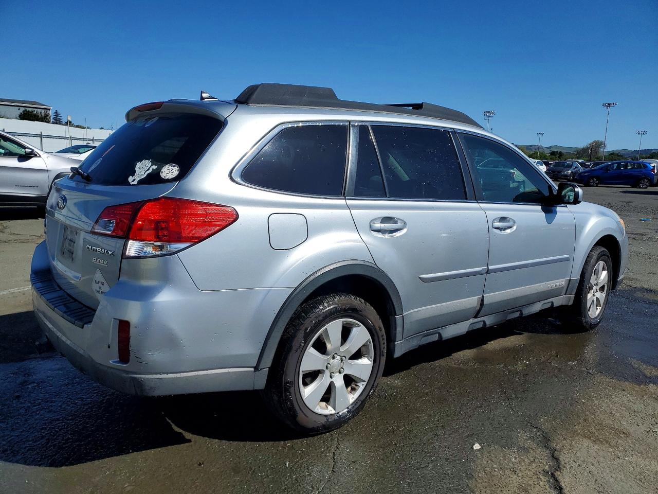 2012 SUBARU OUTBACK