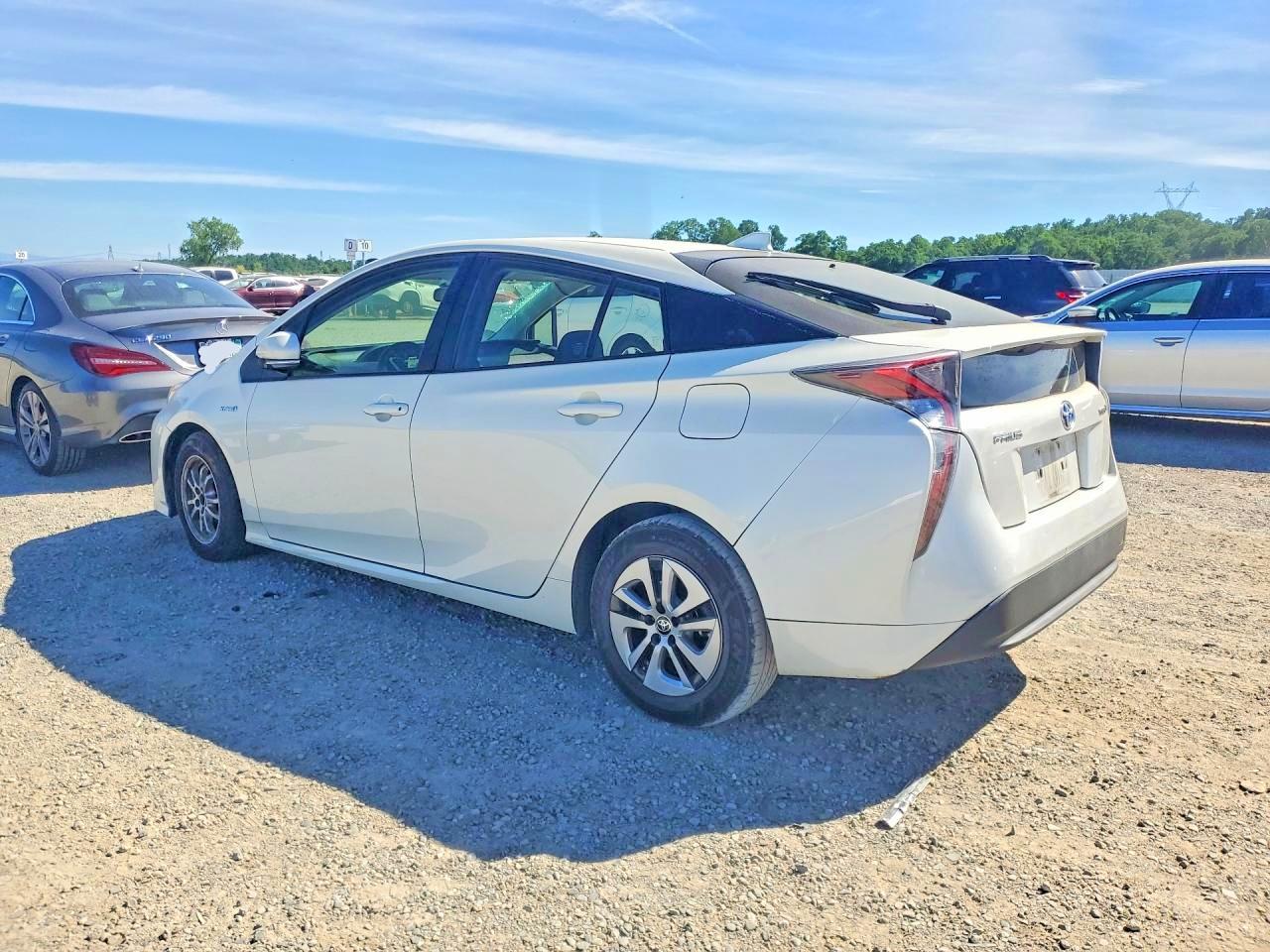 2016 TOYOTA PRIUS