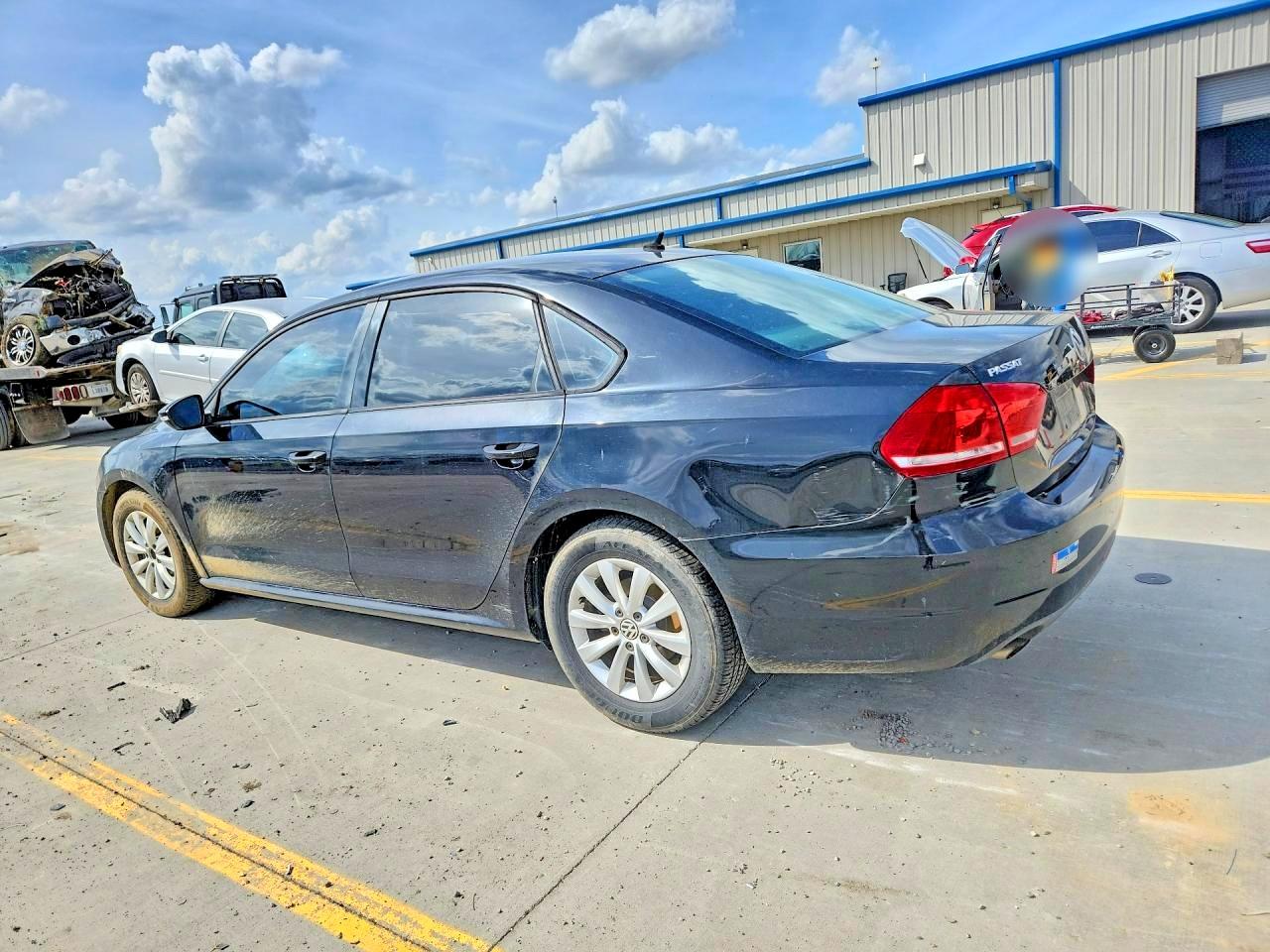 2012 VOLKSWAGEN PASSAT