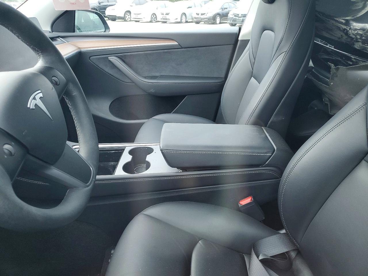 2025 TESLA MODEL Y