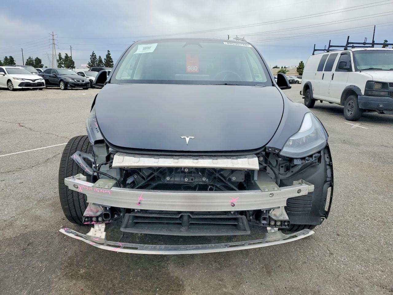 2025 TESLA MODEL Y